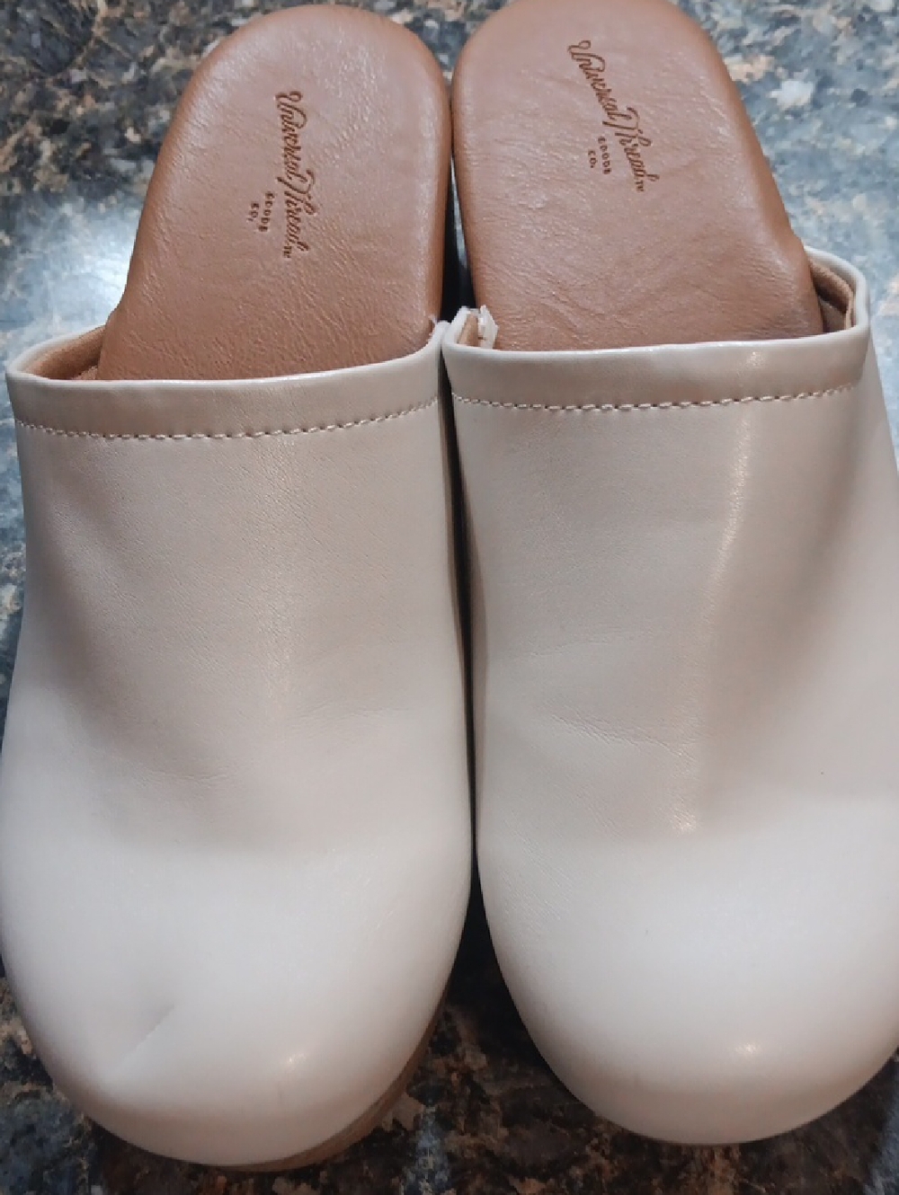 Universal Thread Nude Cream Slip-On Leather Mules